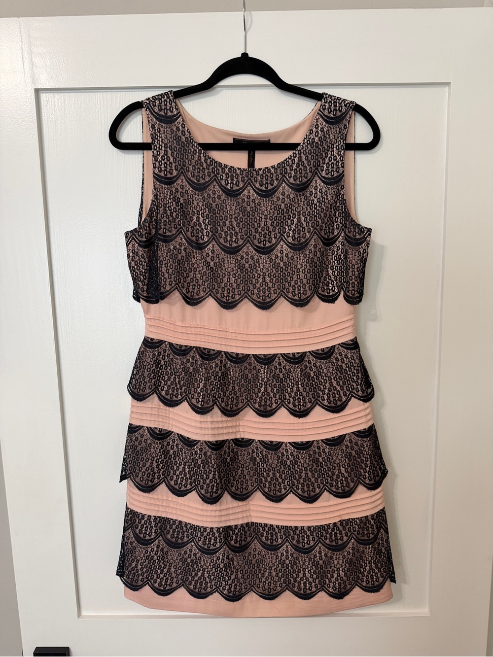 BCBGMAXAZRIA Lorenna Blush & Black Lace Tiered Cocktail Dress Size 10